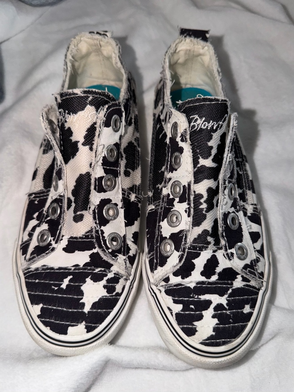 Blowfish Malibu Women’s Black & White Cow-Print Slip-On Sneakers sz 7.5